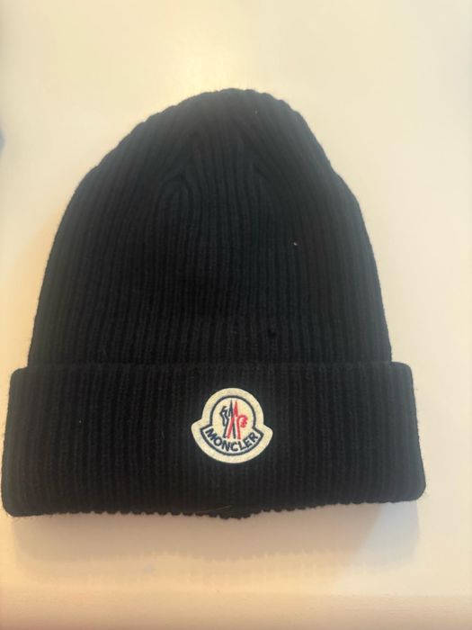 Fesuri Moncler per bucata