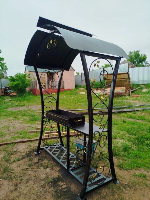 Мангал новая с крышой