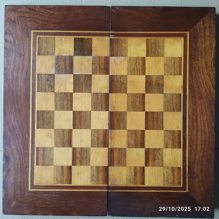 Класически дърве шах и табла