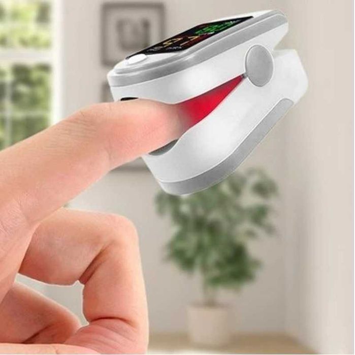 Aparat masurare a pulsului la deget calculare a oxigenului din sange