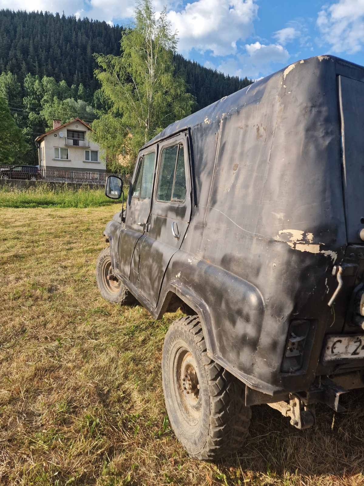 Руски  джип УАЗ 469