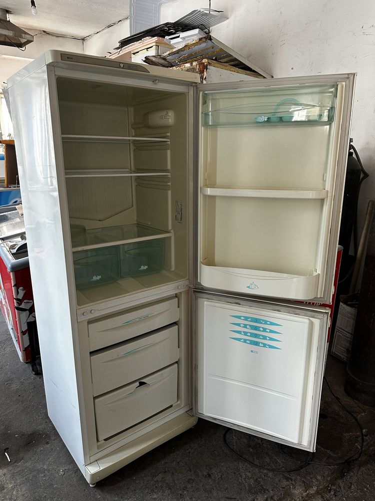 Продается холодильник STINOL