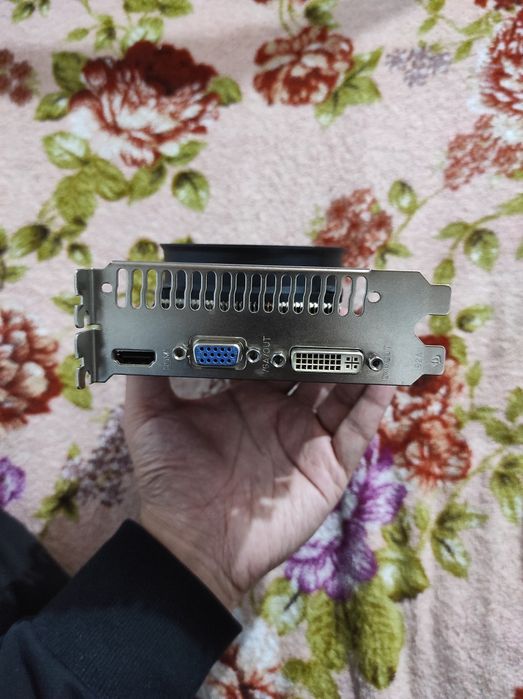 GeForce GTS 250 1GB GDDR3 Videokarta srochna sotiladi