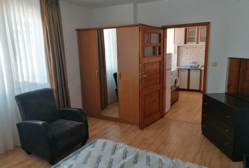 Дава се под наем Двустаен апартамент в Пловдив, Кършияка - 90 кв.м за 350 € - Снимка #3