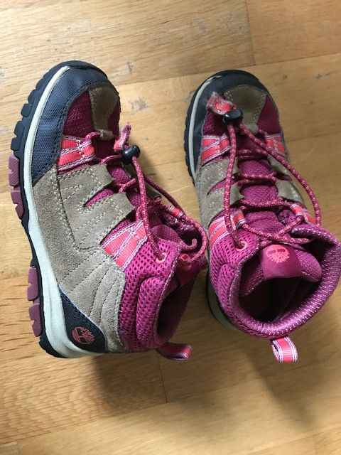 Боти Camper, обувки Carlo Fabiani, Converse, Timberland