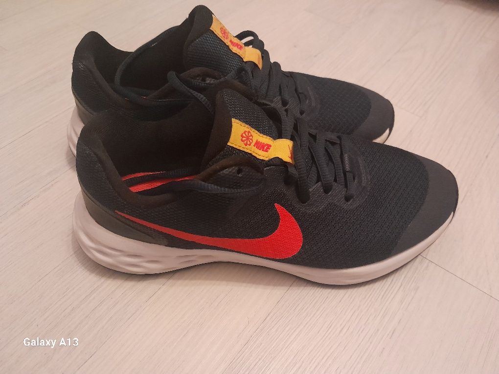 Pantofi sport Nike, marimea 36