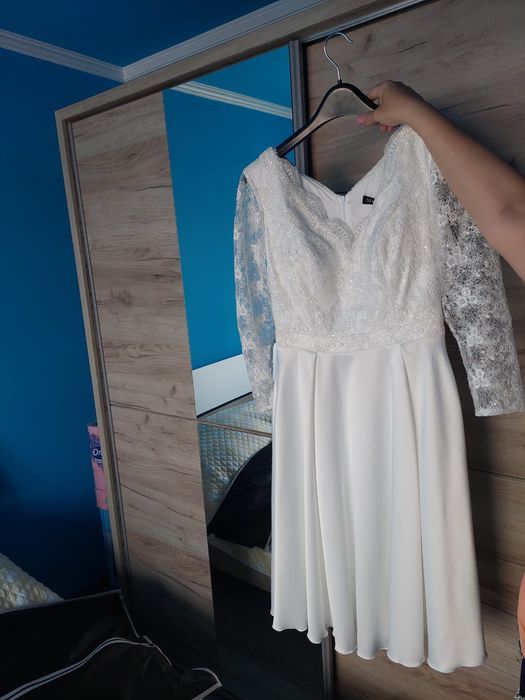 Rochițe albe cu sclipici!