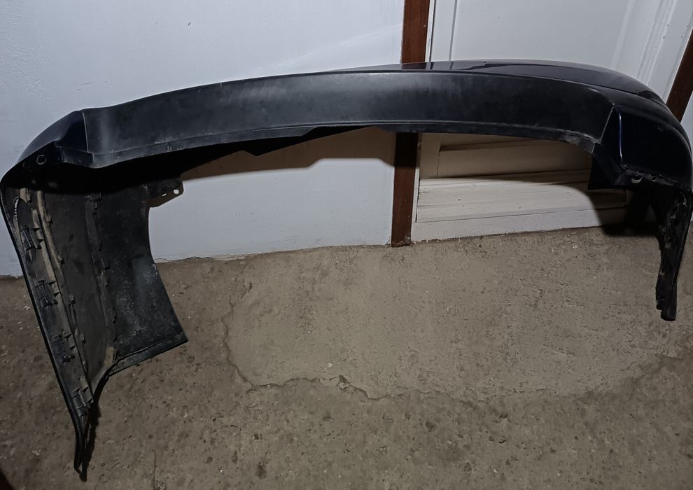 Vând spoiler spate w golf 4 break, din 2002, 1600 cm cubi, benzina.