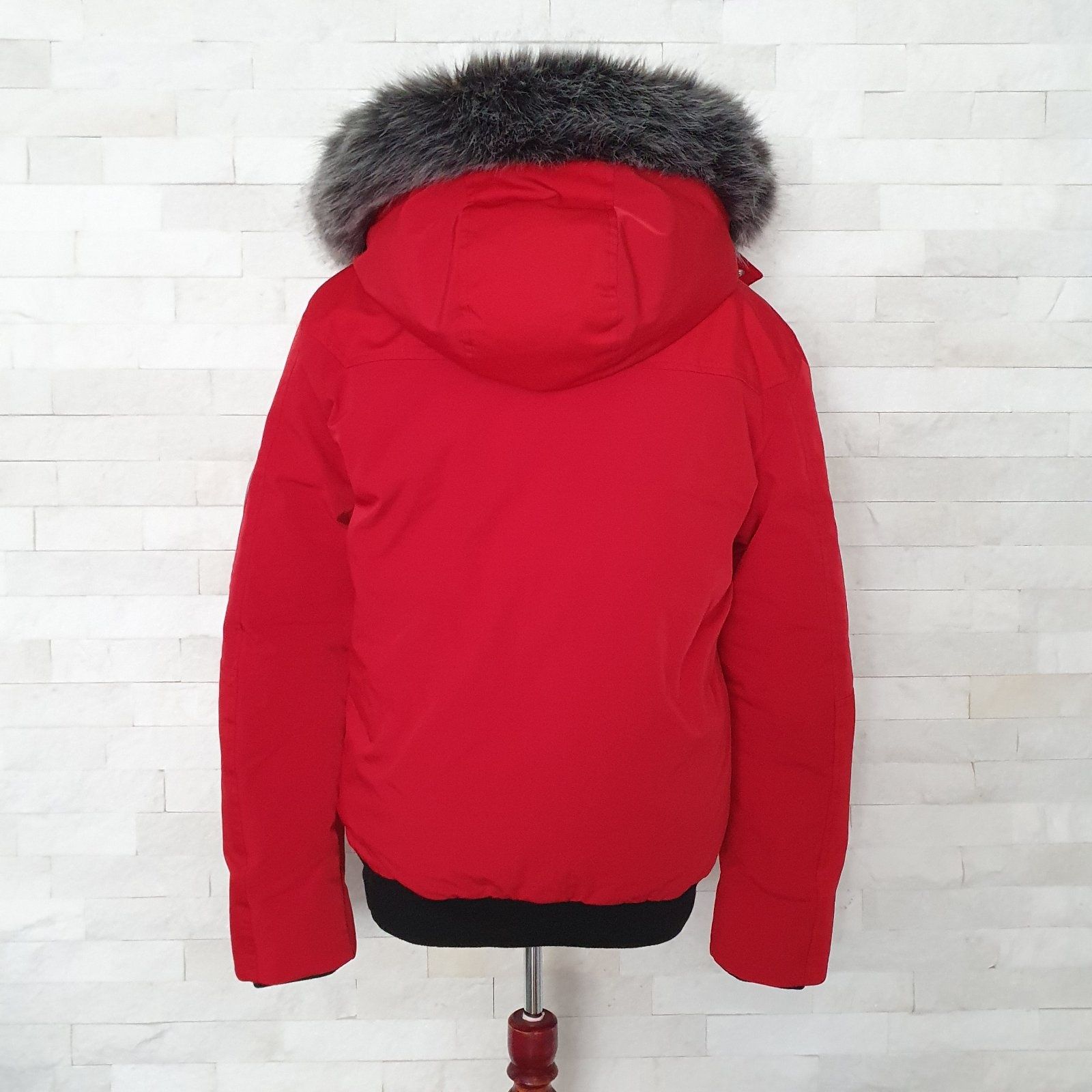 GUESS ново мъжко яке М размер