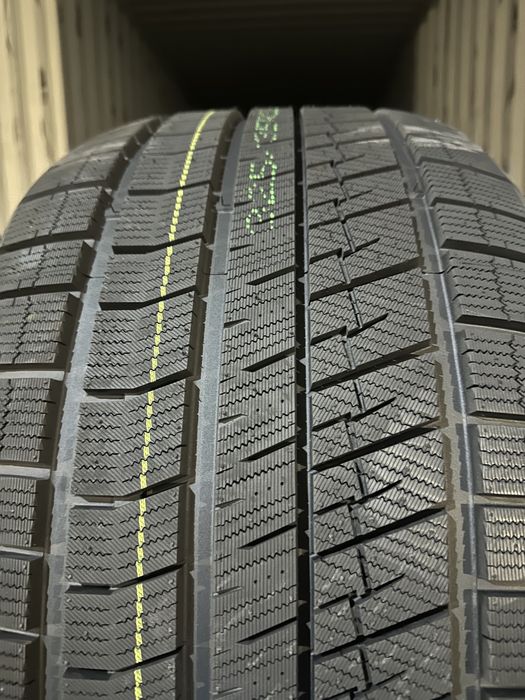 Нови Зимни Гуми ROTALLA SETULA W RACE S360 325/35R22 114H XL НОВ DOT
