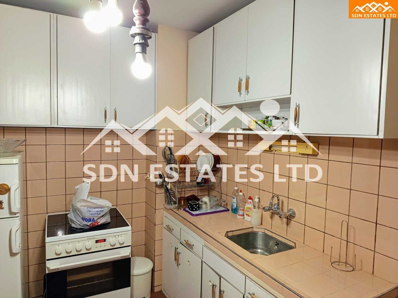 Продава се Тристаен апартамент в Казанлък - 95 кв.м за 966 €/кв.м - Снимка #1
