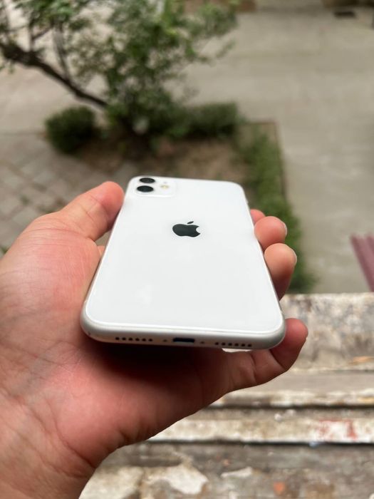 iPhone 11 64 GB yaxshi xolatda