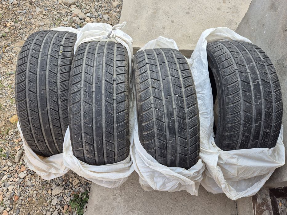 Шины б/у можно проехат 1-2 зимы подходит на хундай и киа