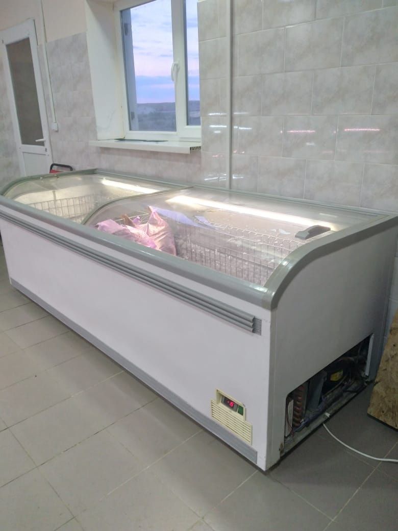 1морозильник 3.2метр. 2витрина 1.8метр. 1ара суйек кесетин. 1каптильны