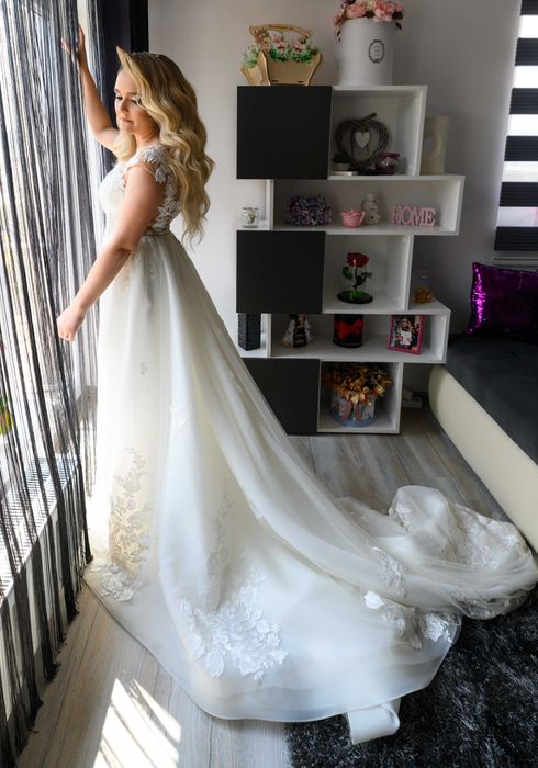 Rochie mireasa sirena cu trena detasabila