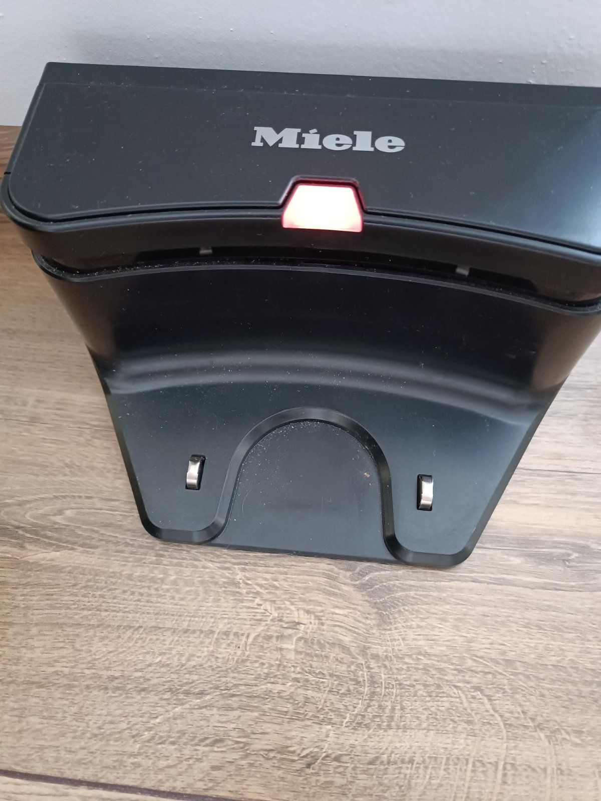 Прахосмукачка Robot Miele ScoutRx1 red