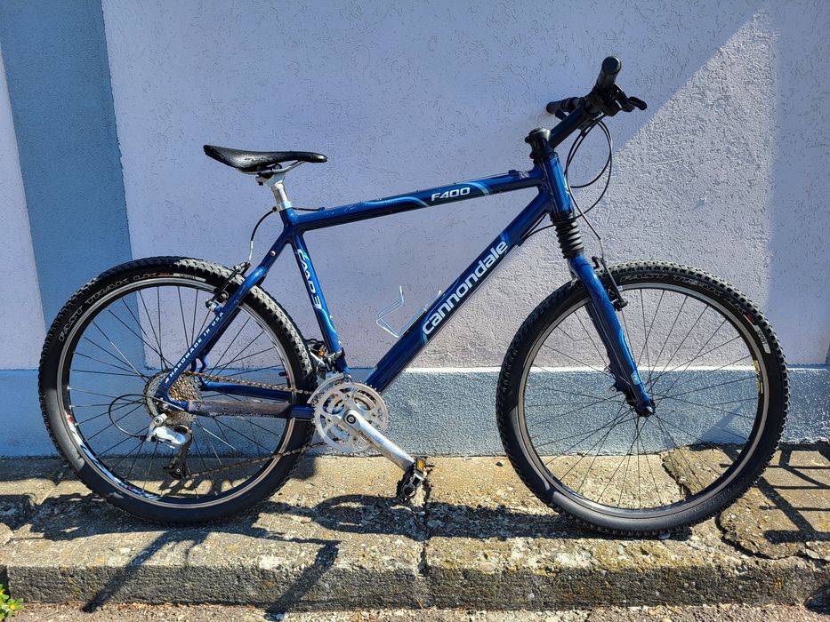Bicicleta cannondale aliaj 26. carbon roti 26 (vezi poze)Gitane Play r