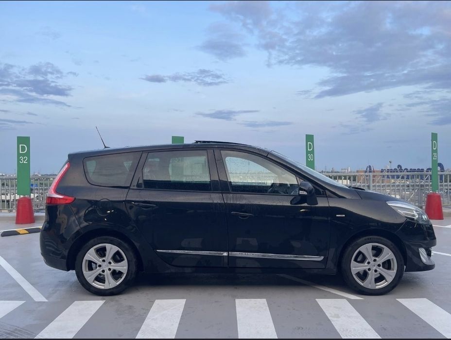 Vând sau Schimb Renault Grand Scenic Panoramic Bose 7 locuri nu bmw