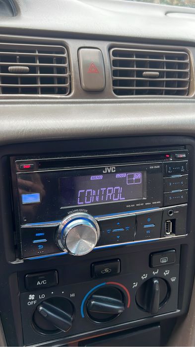 Магнитофон JVC в хорошем состоянии