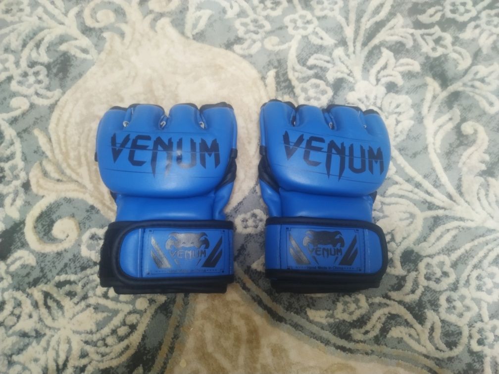Перчатки "Venom" (для смешанных единоборств)
