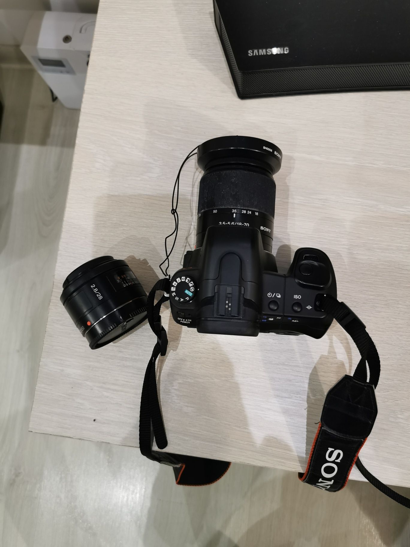 DSLR Sony A200 cu obiectiv 18-70mm f3.5-5.6
