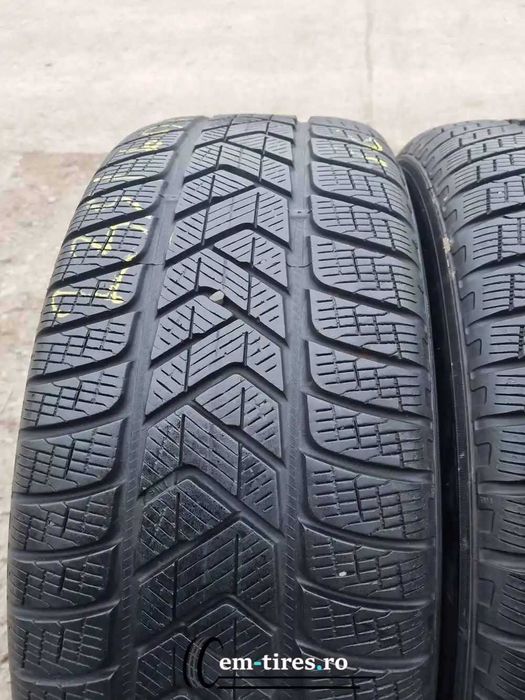 SET 4 Anvelope Iarna 235/60 R17 PIRELLI Scorpion Winter