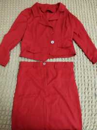 Червена къса пола и сако