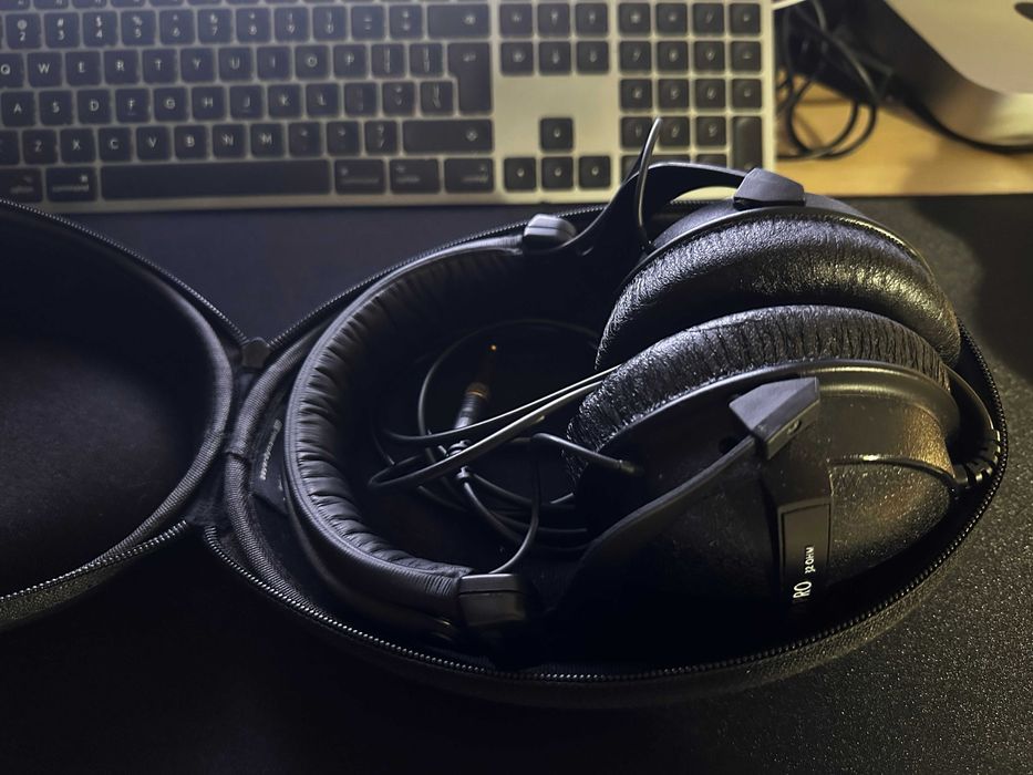 Casti Beyerdynamic DT770Pro 32Ohm + case original Beyerdynamic