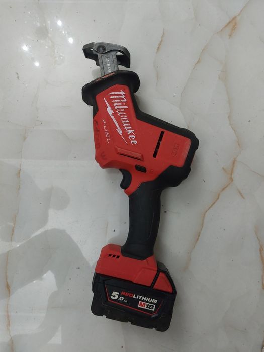 Fierastrau Sabie milwaukee m18 fhz