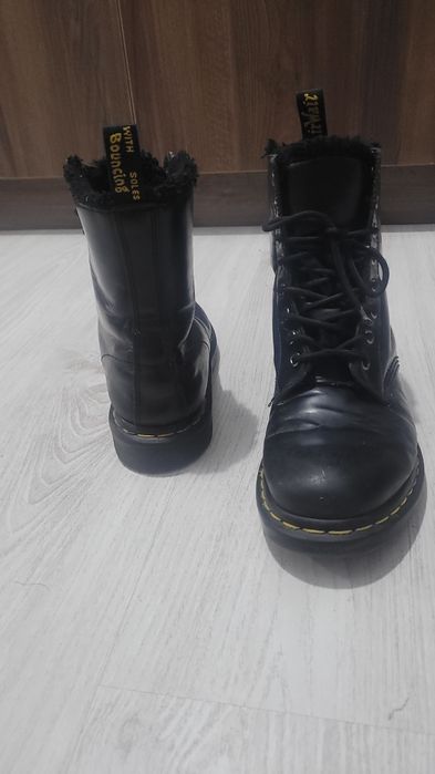 Bocanci Dr. Martens 1460 îmblăniți,  piele naturală, mărimea 40