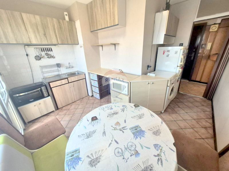 Продава се Двустаен апартамент в Варна, Цветен квартал - 61 кв.м за 2377 €/кв.м - Снимка #11