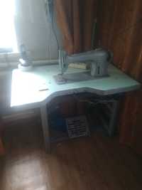 Швейная машинка продам Производственная  отличном состоянии