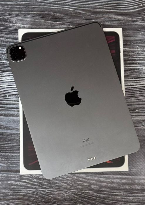 Ipad Pro 11 2022 на 128gb в новом состоянии ,на гарантии
