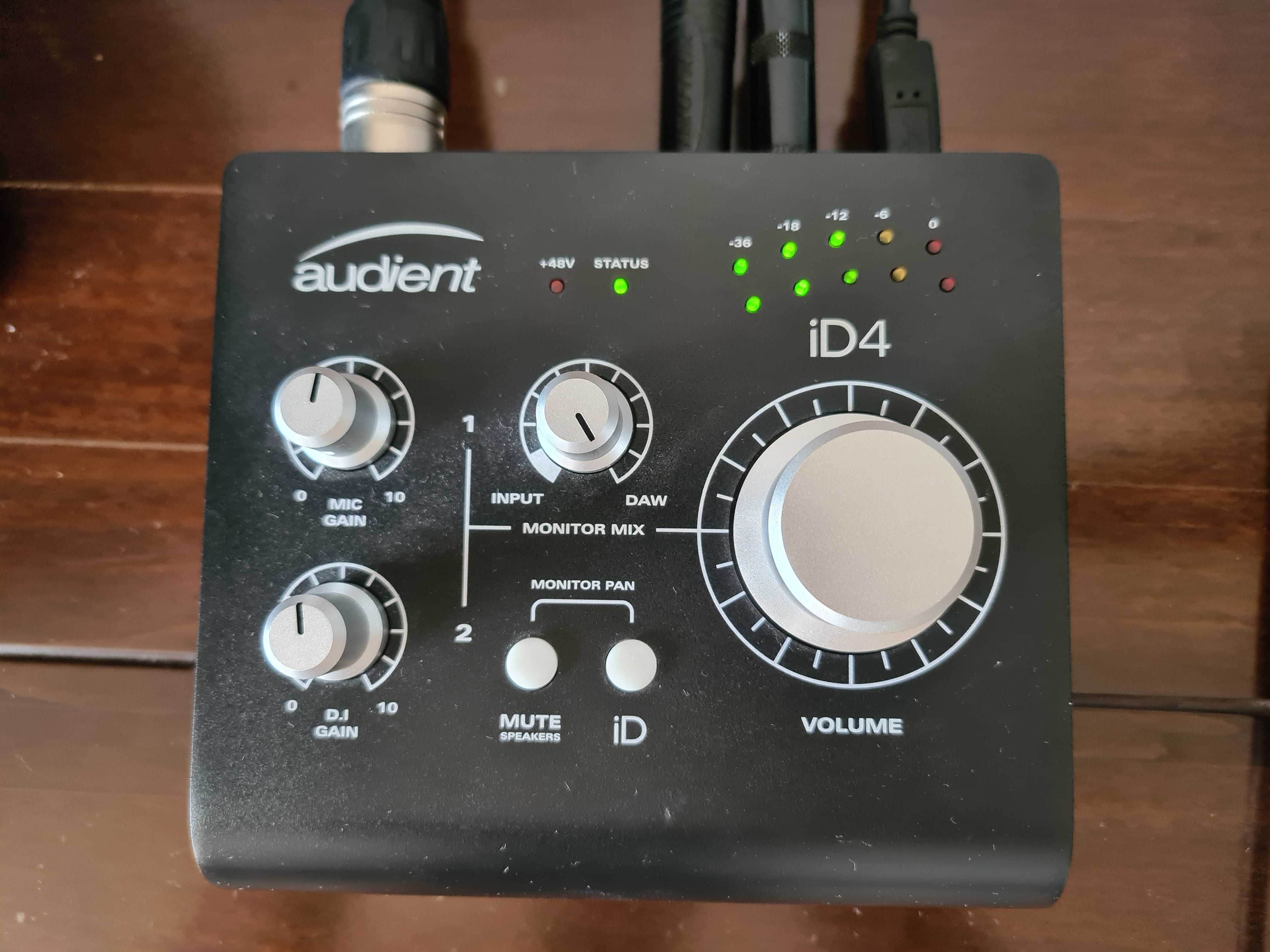 Audient iD4 interfata audio