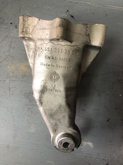 suport motor dreapta2.2 dci mercedes c-class w204