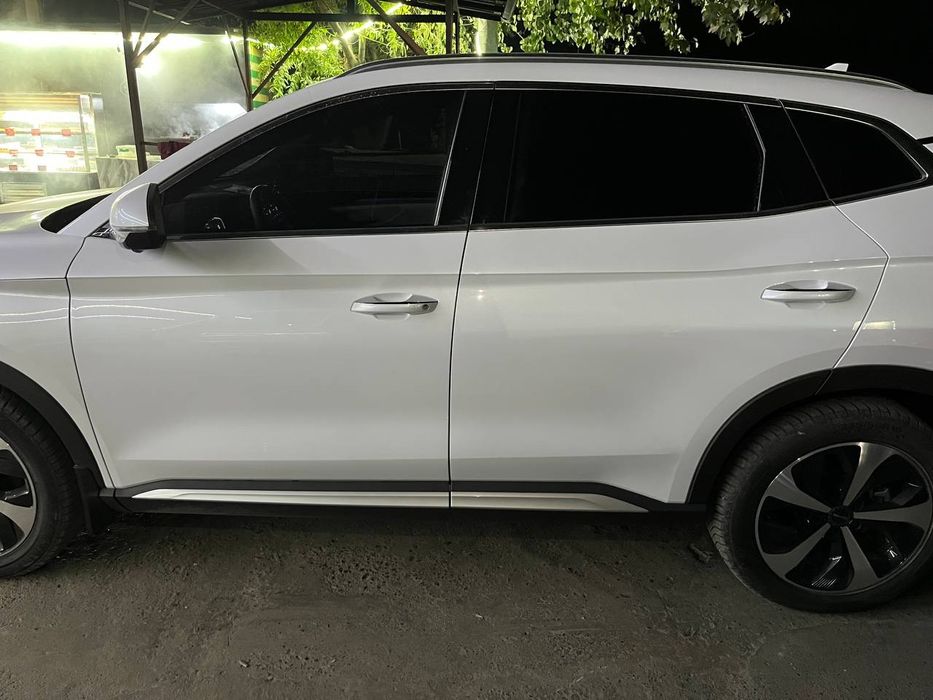 BYD Song Plus ADM - i 2-pozitsiya Gibrid