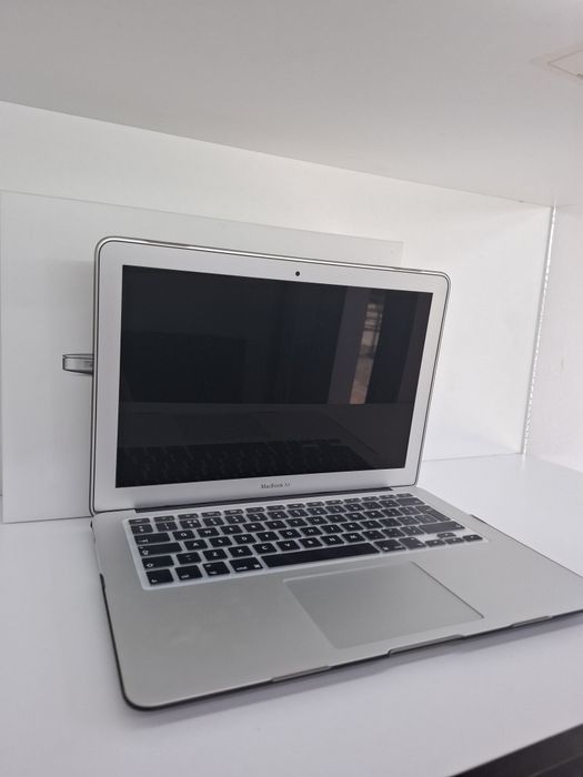 Laptop - MacBook 2017