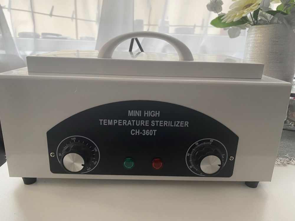 Sterilizator pupinel,aspirator manichiura,suport pedichiura