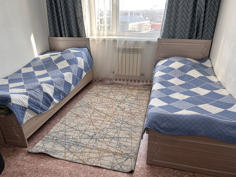 Срочно продам 2 кровати и компьютерный стол!