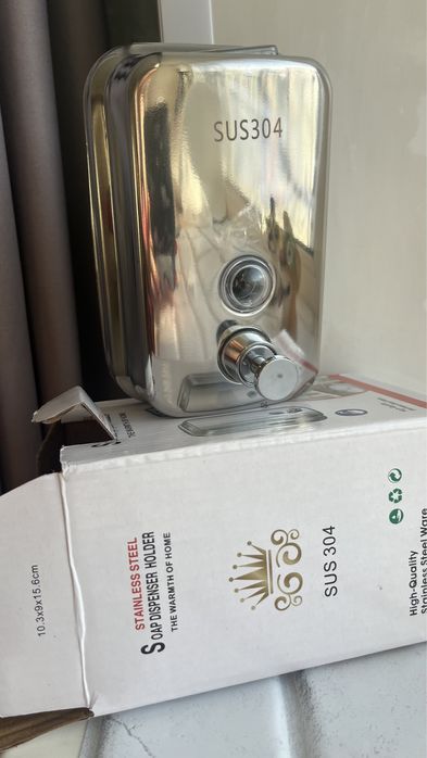 Диспенсер для жидкого мыла