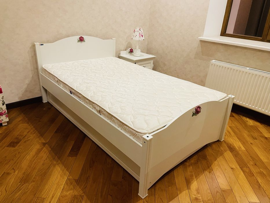 Продам детский гарнитур для девочки