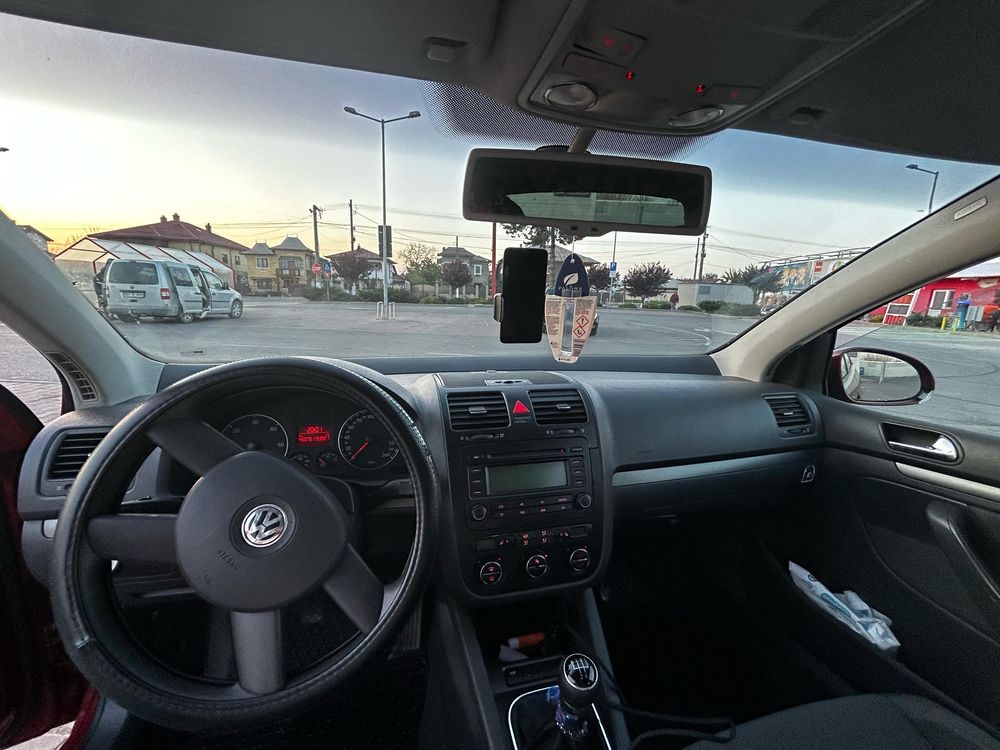 Volkswagen Golf V de vânzare
