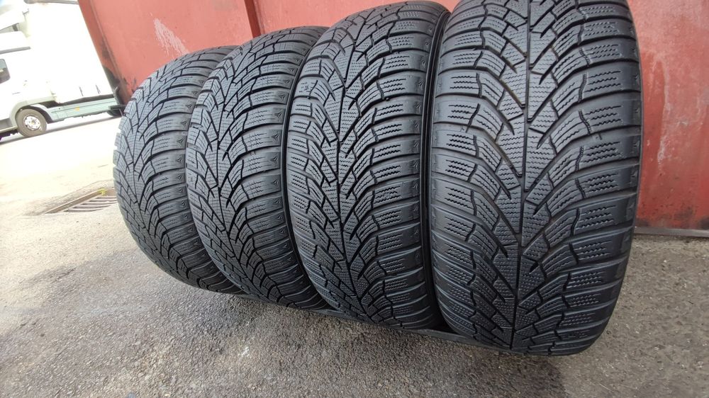 4бр. зимни гуми 205/55/16 Kumho Winter Craft W52
dot23
8.7mm
Много доб
