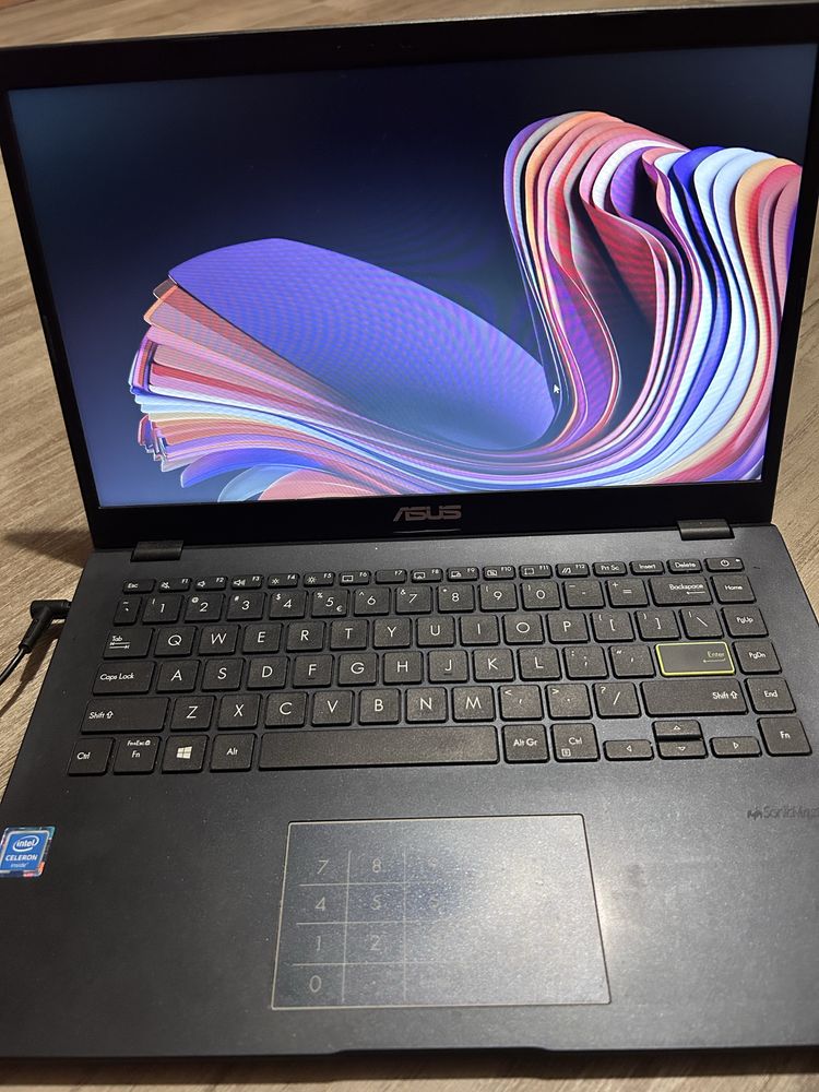 Лаптоп ASUS E410M