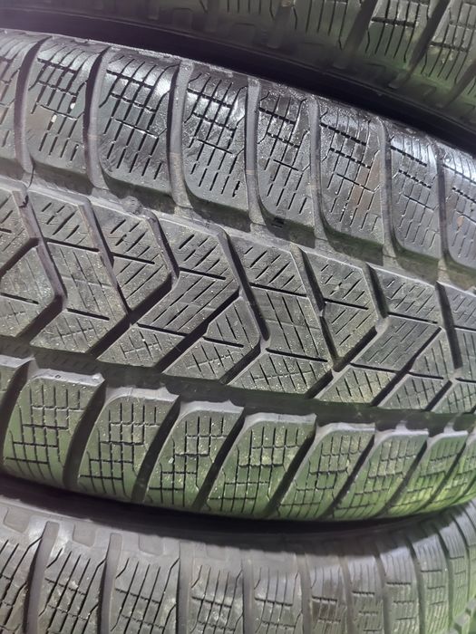 4 бр зимни 235/65/17 Pirelli