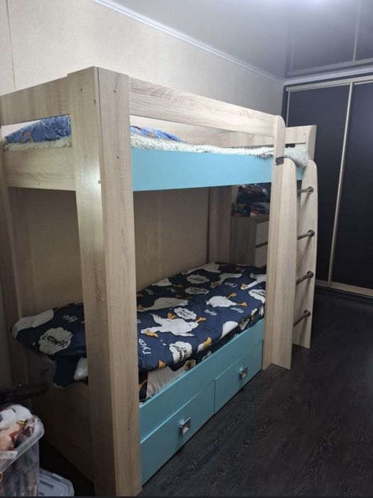 Продам двухярусную кровать