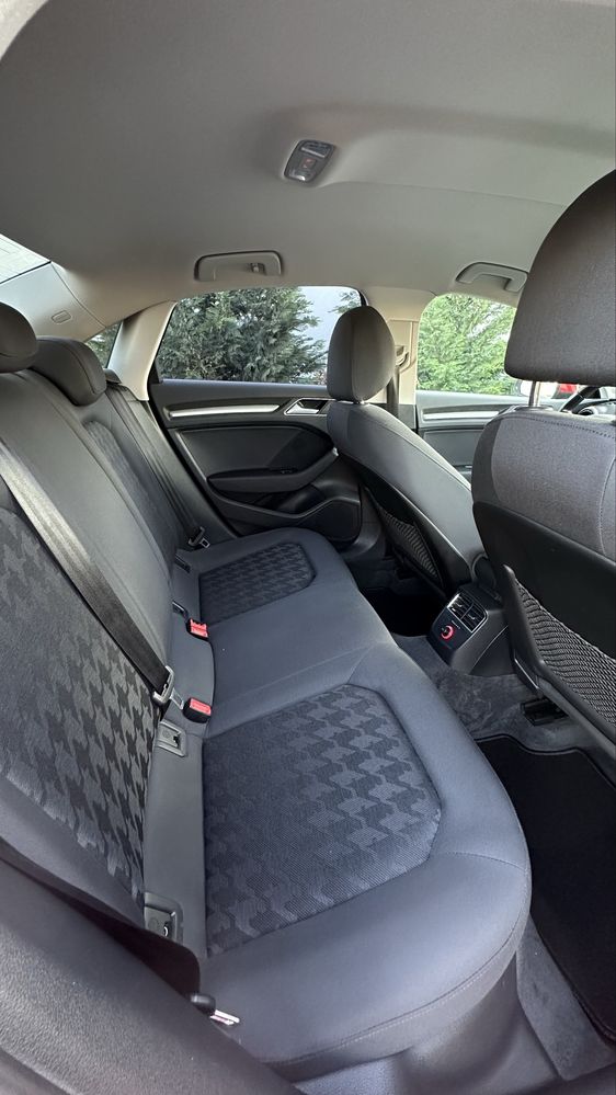 Audi A3 , berlina , 1.6 tdi , euro 6 , 120 000 km verificabili