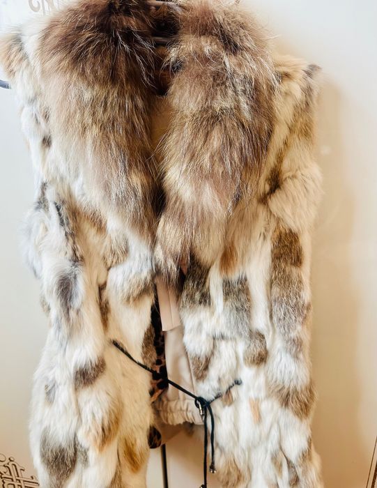 Елека е естесвен косам от заек и лисица мн мек  не носен нов