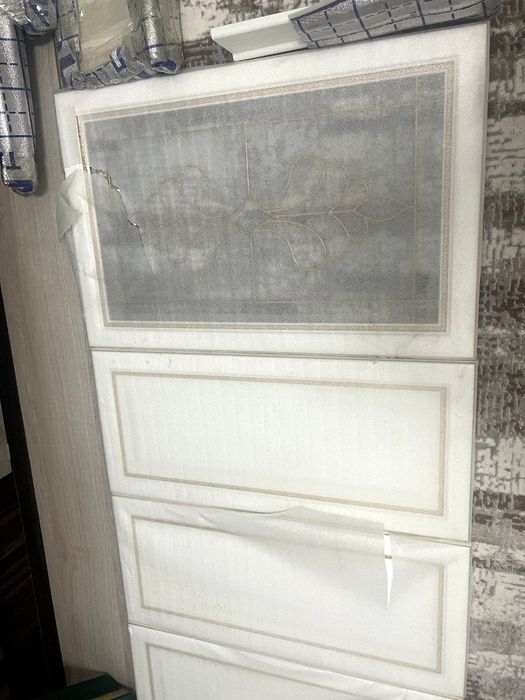 Срочно продаю Классический (МДФ) крашенный кухонный мебель