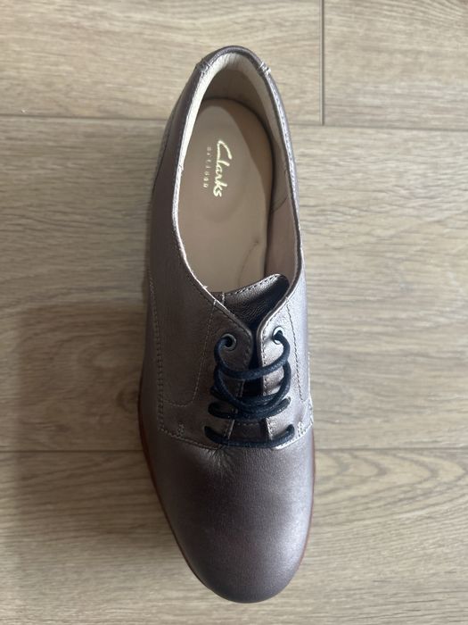 Pantofi clarks noi